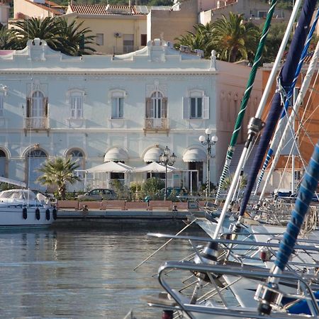 Hotel Hieracon كارلوفورتي المظهر الخارجي الصورة