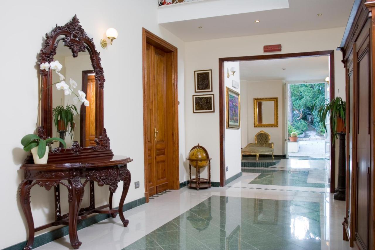 Hotel Hieracon كارلوفورتي المظهر الخارجي الصورة