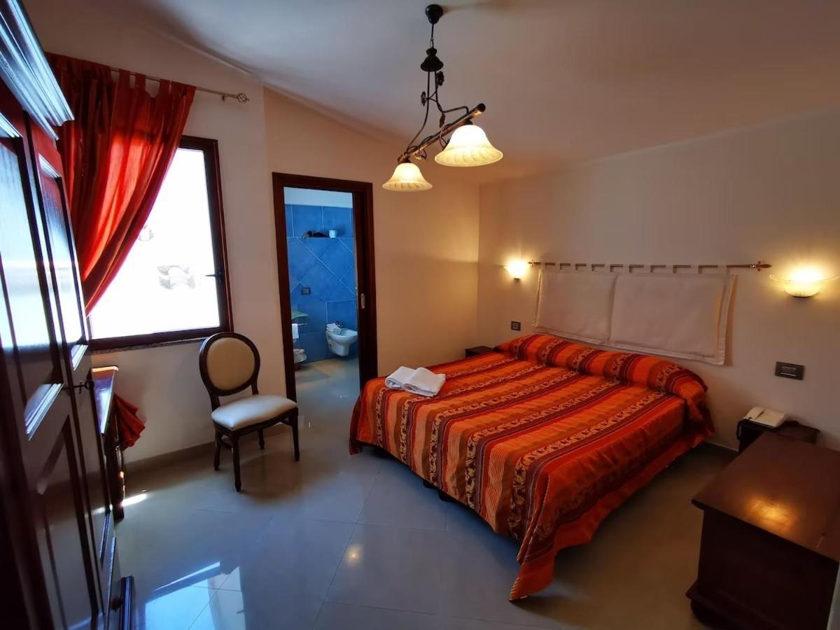 Hotel Hieracon كارلوفورتي المظهر الخارجي الصورة