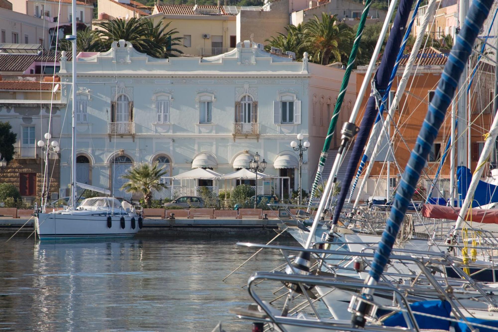 Hotel Hieracon كارلوفورتي المظهر الخارجي الصورة