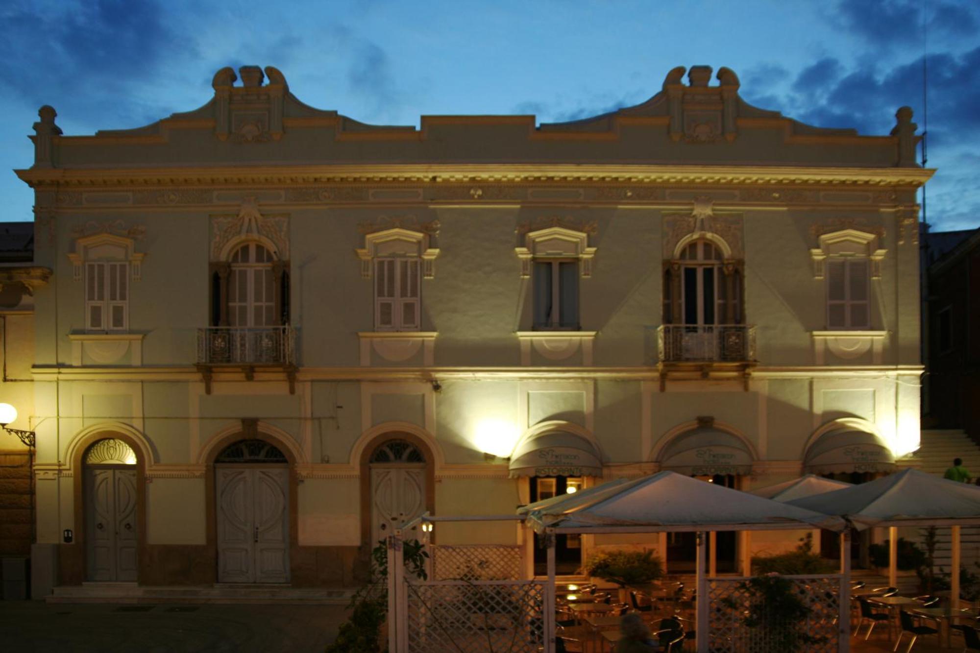 Hotel Hieracon كارلوفورتي المظهر الخارجي الصورة
